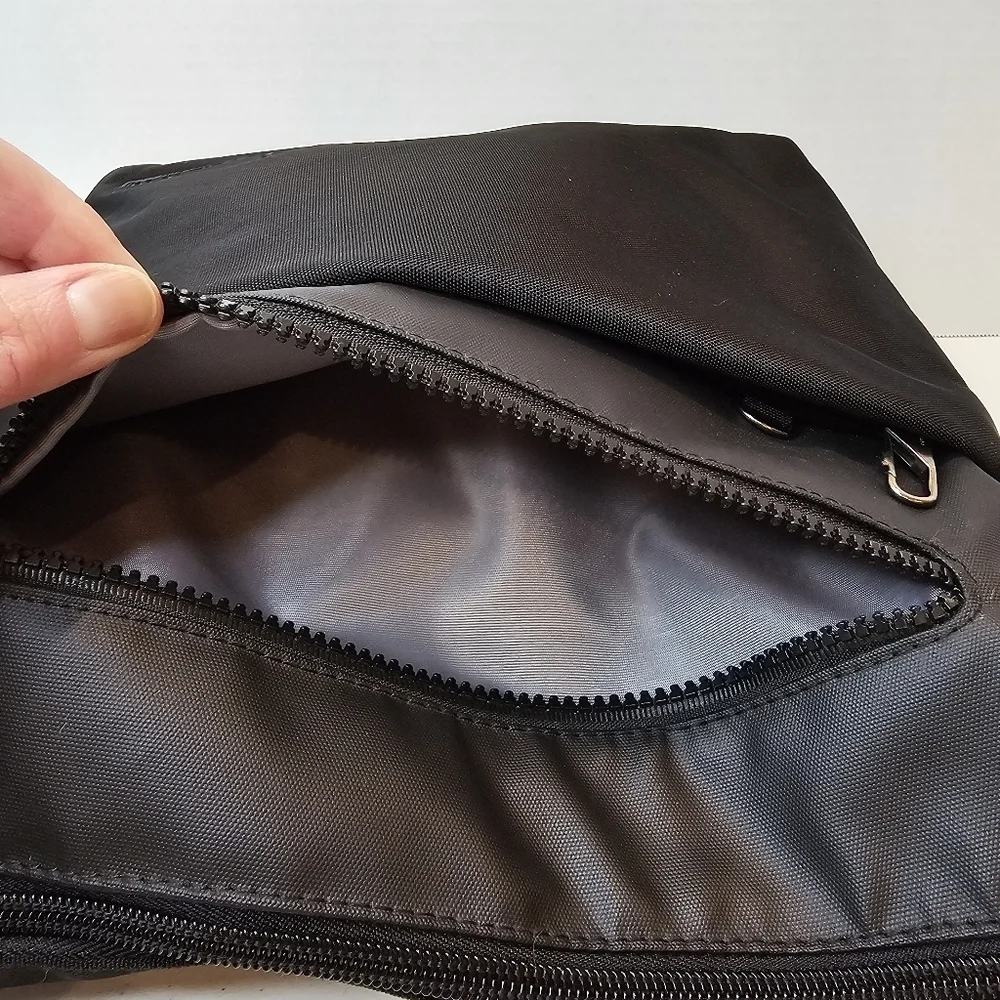 Travelon 5 Point Anti Theft Large Crossbody Black